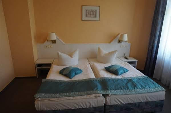 Hotel Elisenhof Хемниц Экстерьер фото